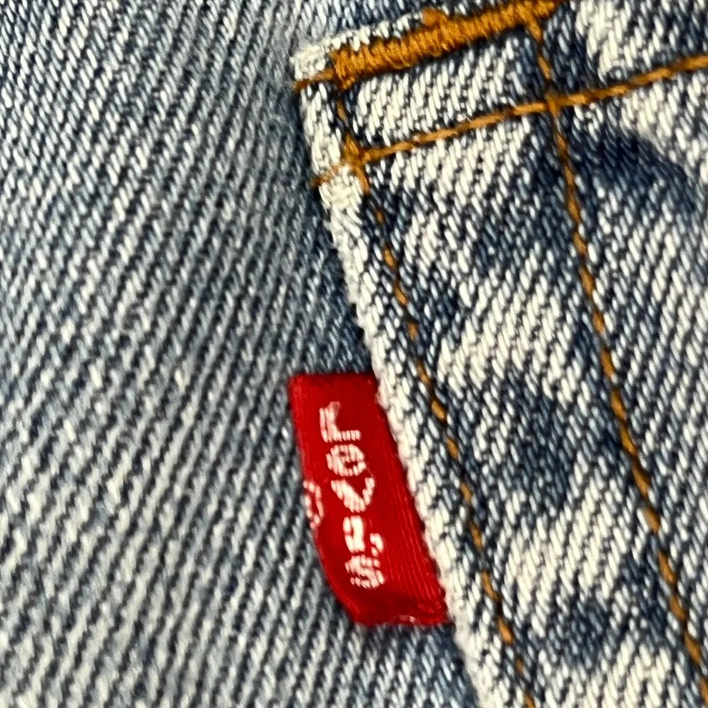 Levis 550 Relaxed Fit Jeans Mens 38x30 Light Wash Denim Tapered Leg 5 Pocket EUC